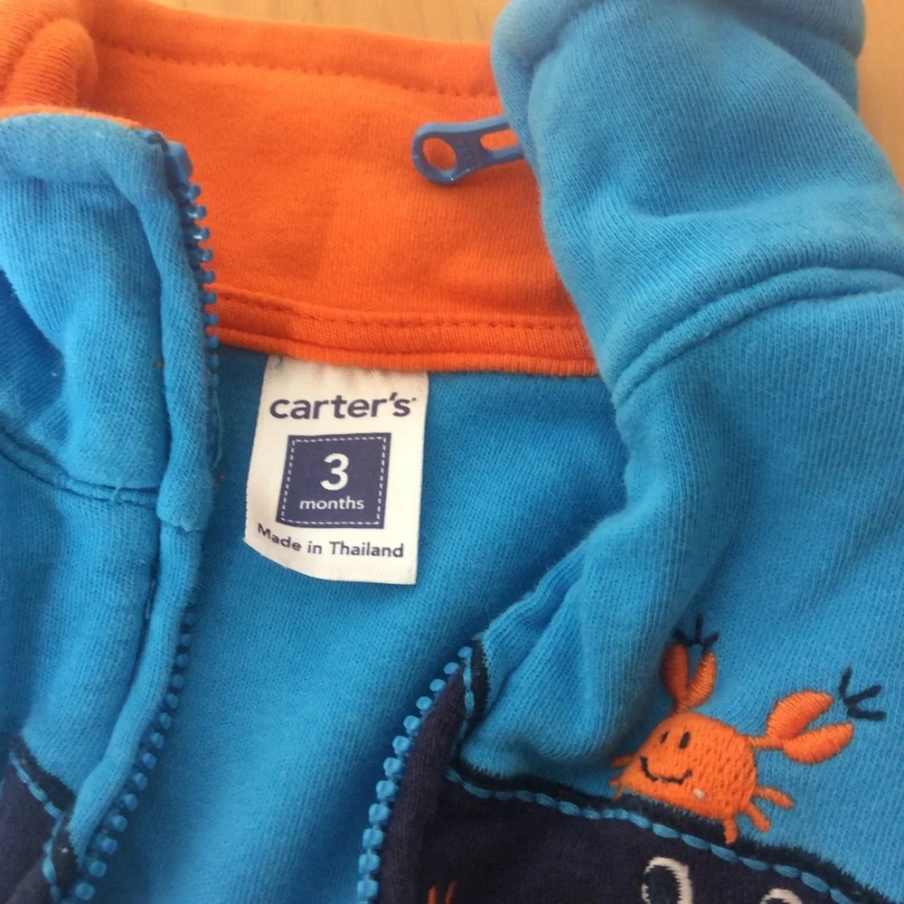 Carters boys shorts and onesies - Picture 5 of 5